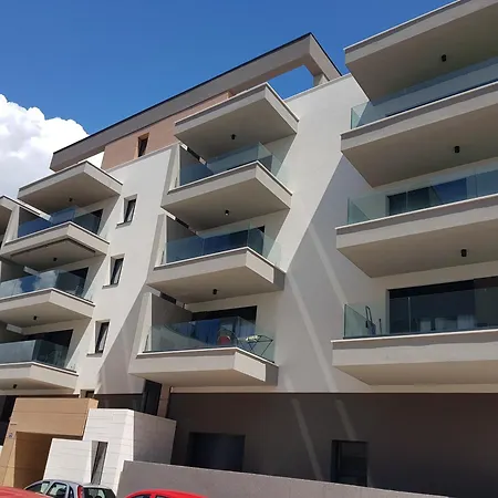 Alta Apartment
